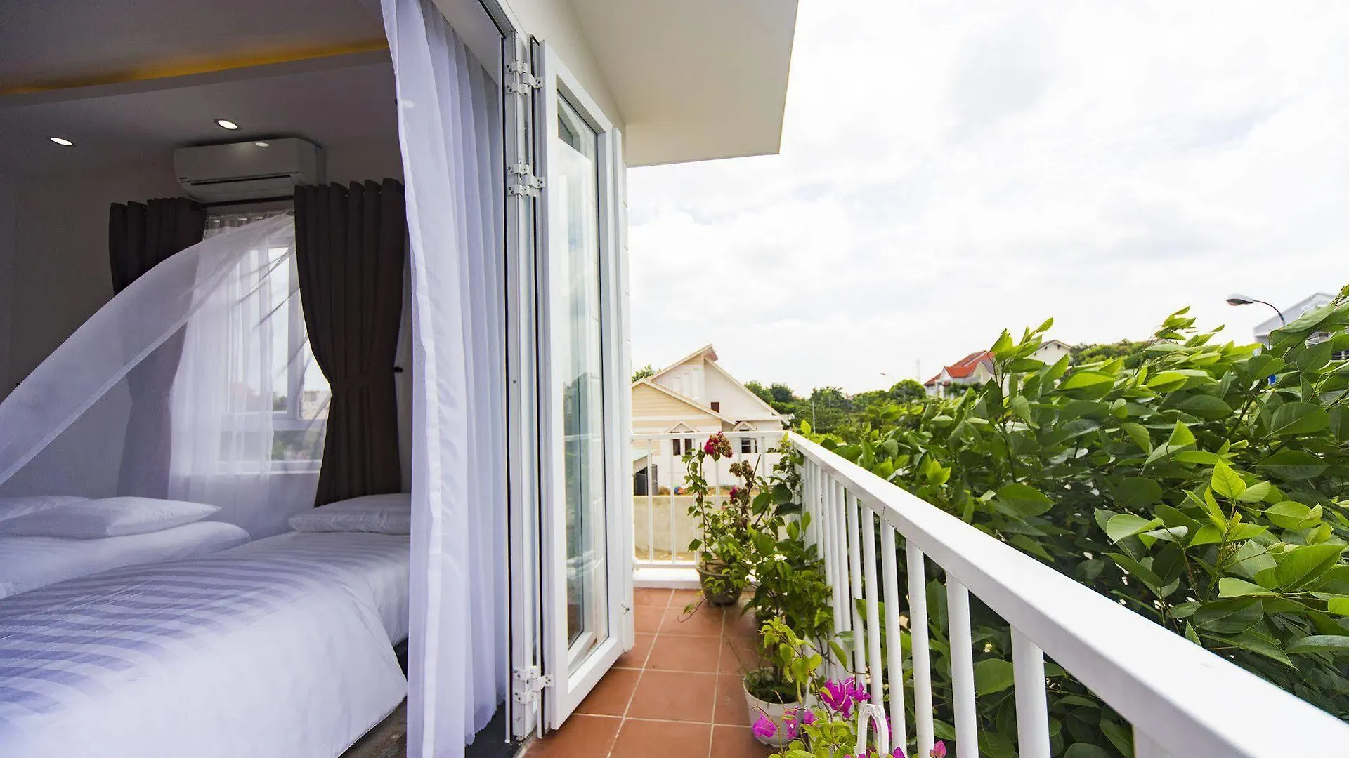 Hoi An White Villa